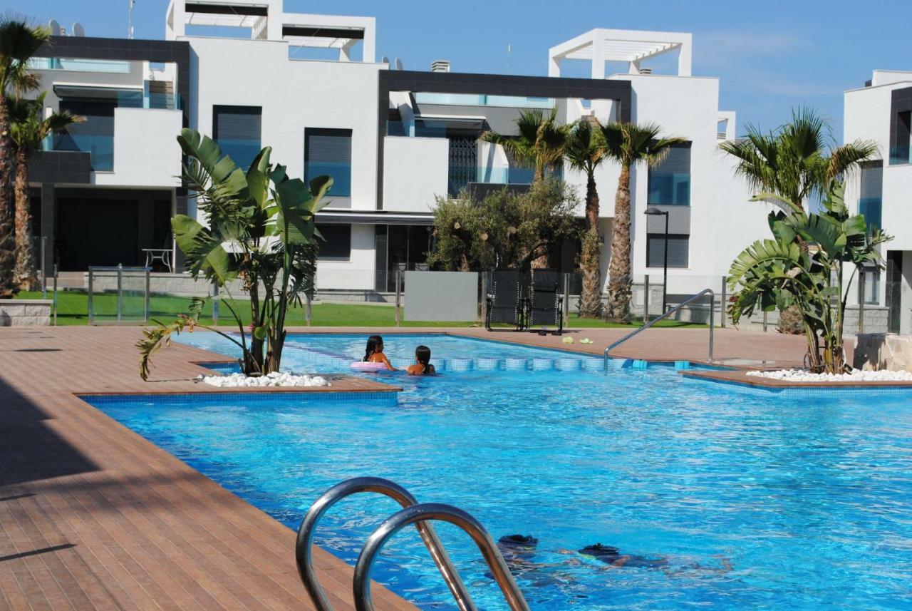 Oasis Beach 7 Torrevieja Apartment Екстериор снимка