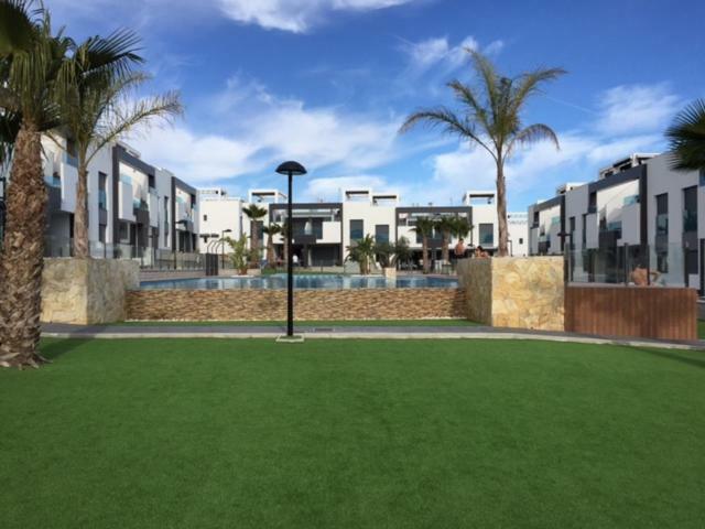 Oasis Beach 7 Torrevieja Apartment Екстериор снимка